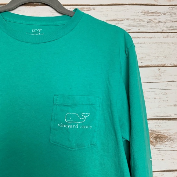 🌵3/$20 Vineyard vines cropped long sleeve T-shirt - Picture 2 of 8